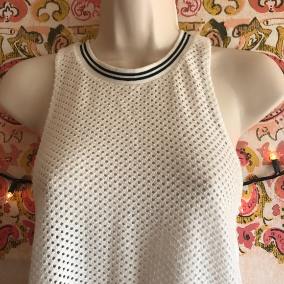 Monteau Sporty High Neck Tank - Picture 4 of 8